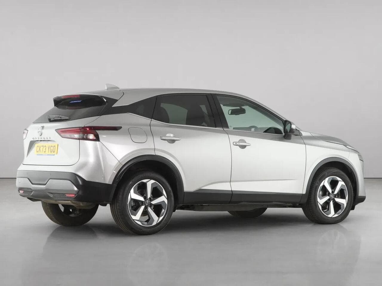 Nissan Qashqai thumbnail Rear Right