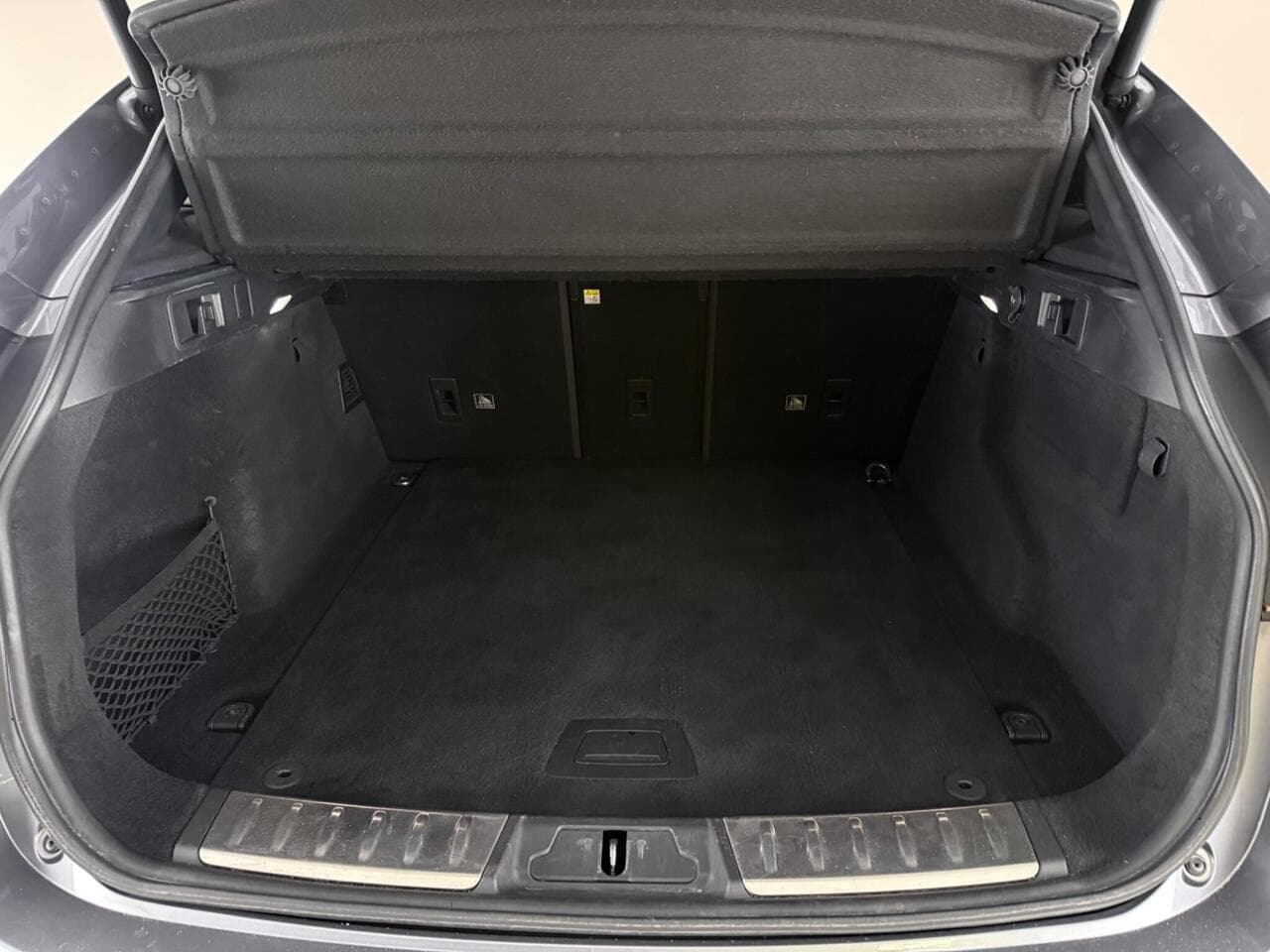 Jaguar F-PACE thumbnail Boot