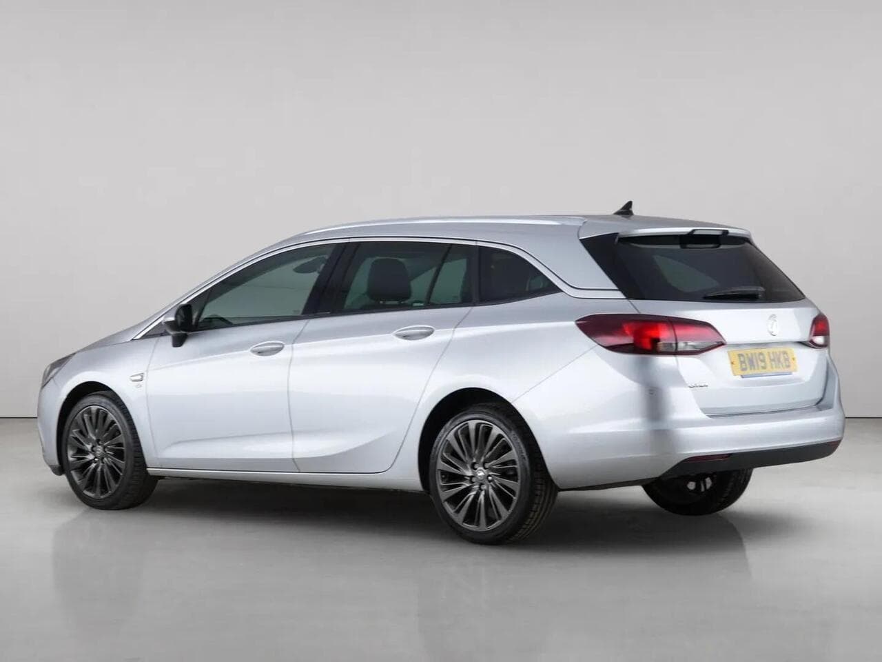 Vauxhall Astra thumbnail Rear Left