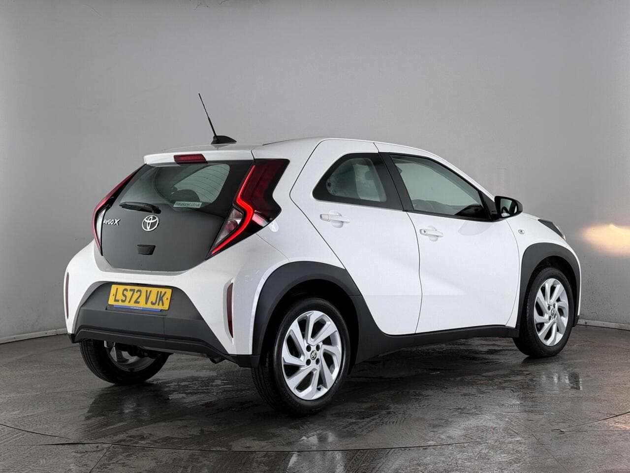 Toyota Aygo X thumbnail Rear Right