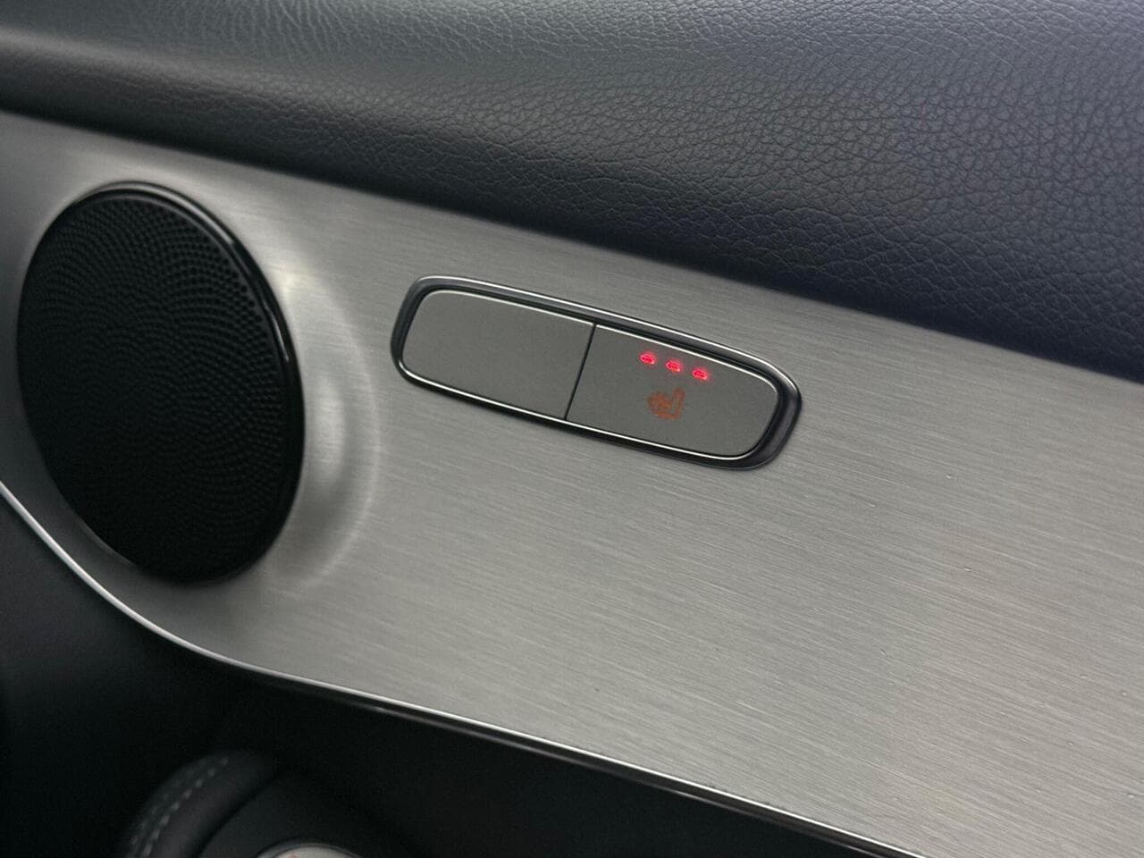 Mercedes-Benz GLC thumbnail Misc Controls