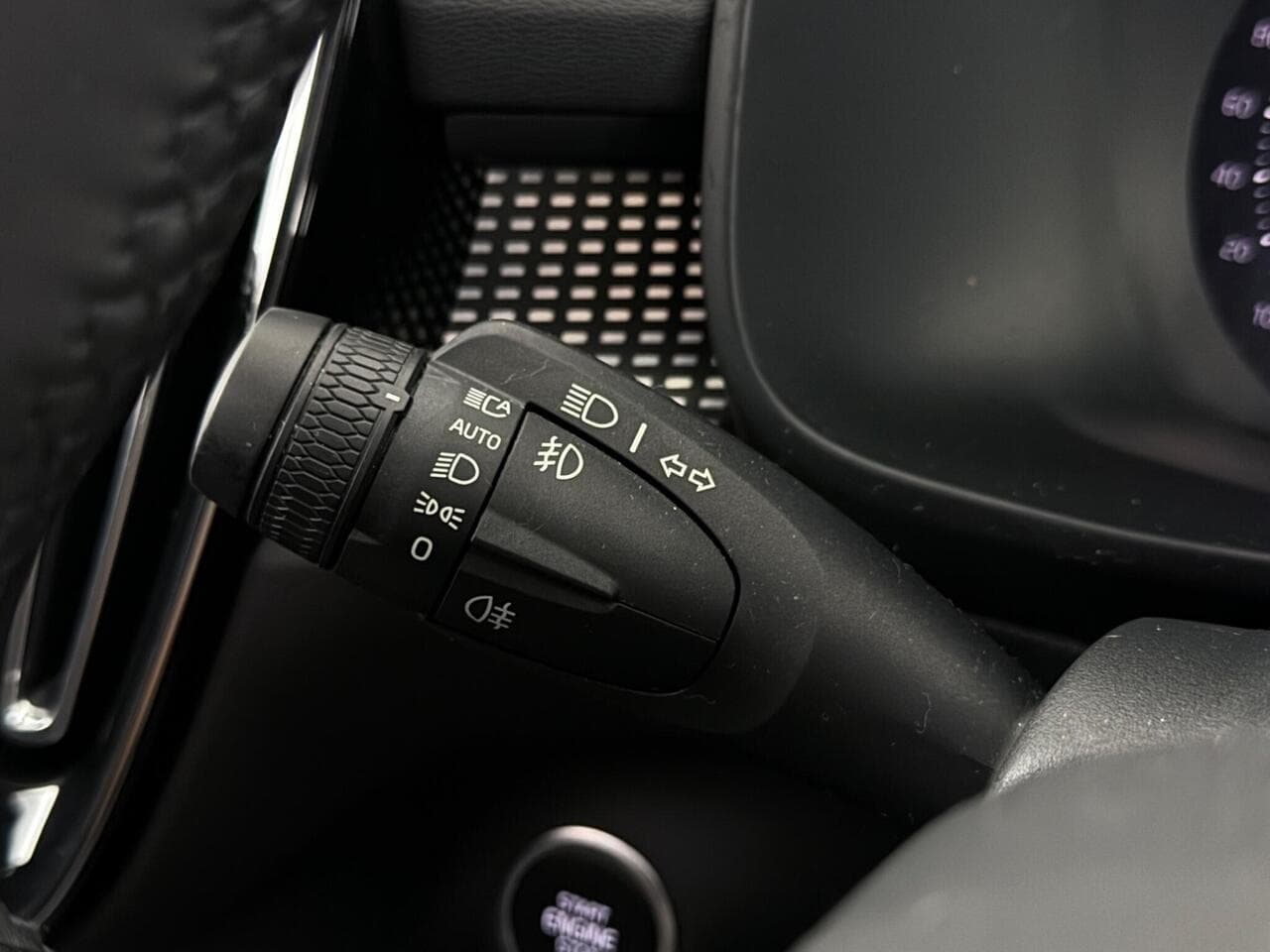 Volvo XC40 thumbnail Misc Controls