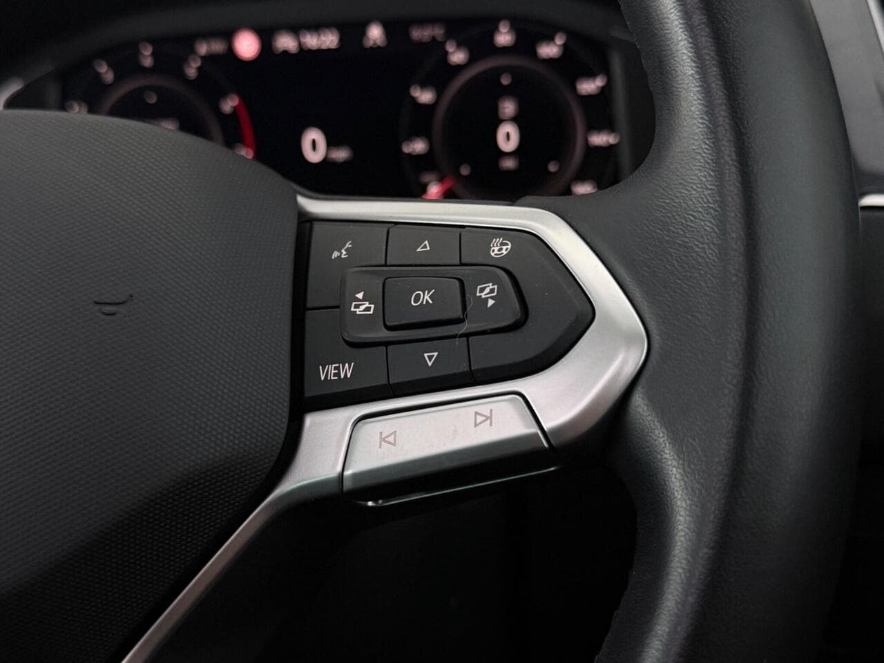 Volkswagen Tiguan thumbnail Misc Controls