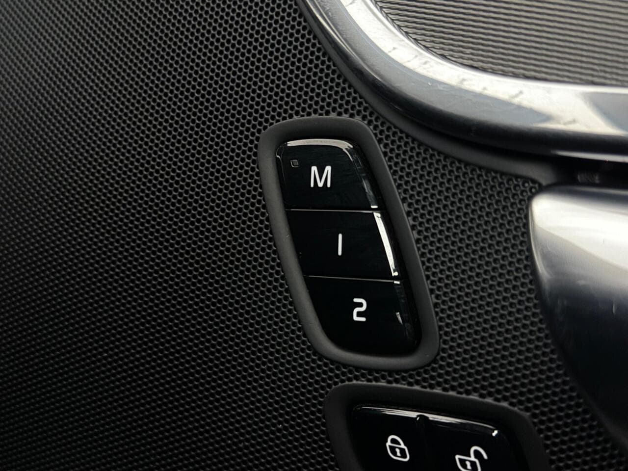 Volvo V90 thumbnail Misc Controls
