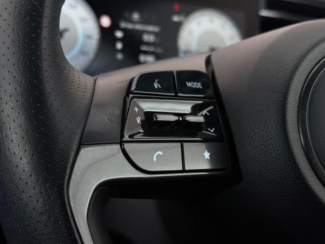 Hyundai TUCSON thumbnail Misc Controls