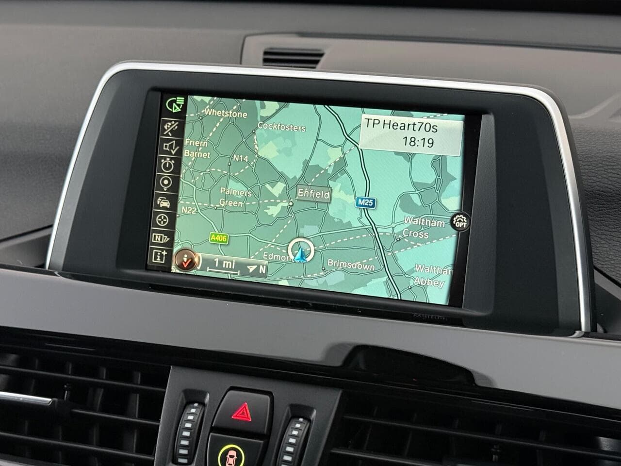 BMW X1 thumbnail Infotainment System