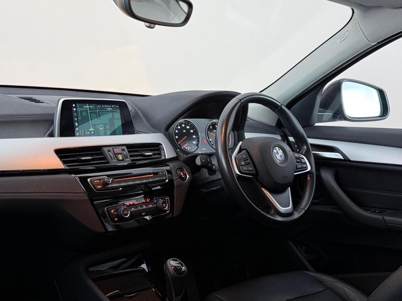 BMW X2 thumbnail Interior Front