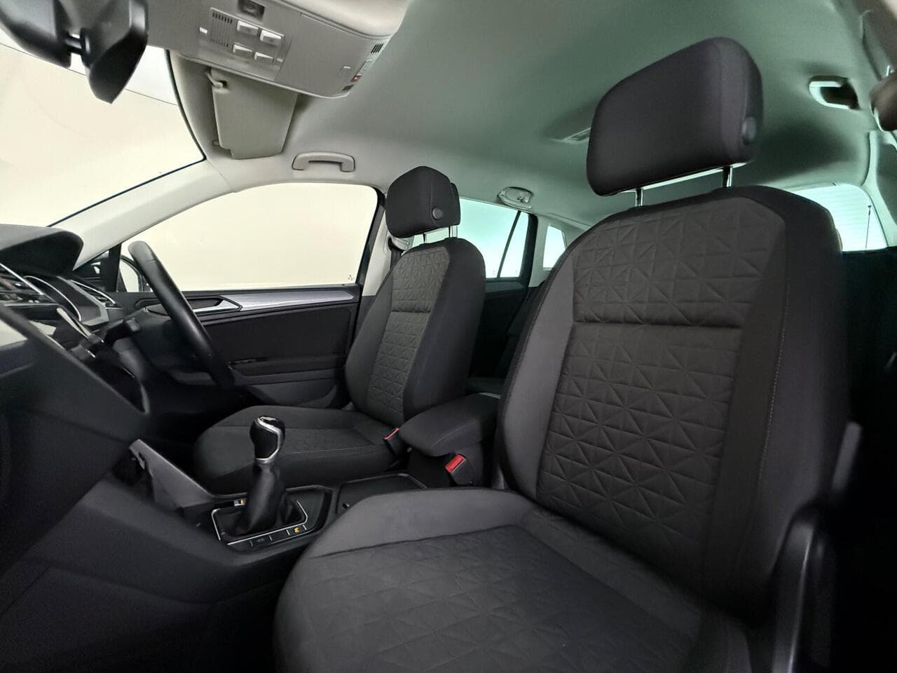 Volkswagen Tiguan thumbnail Seat Front Passenger