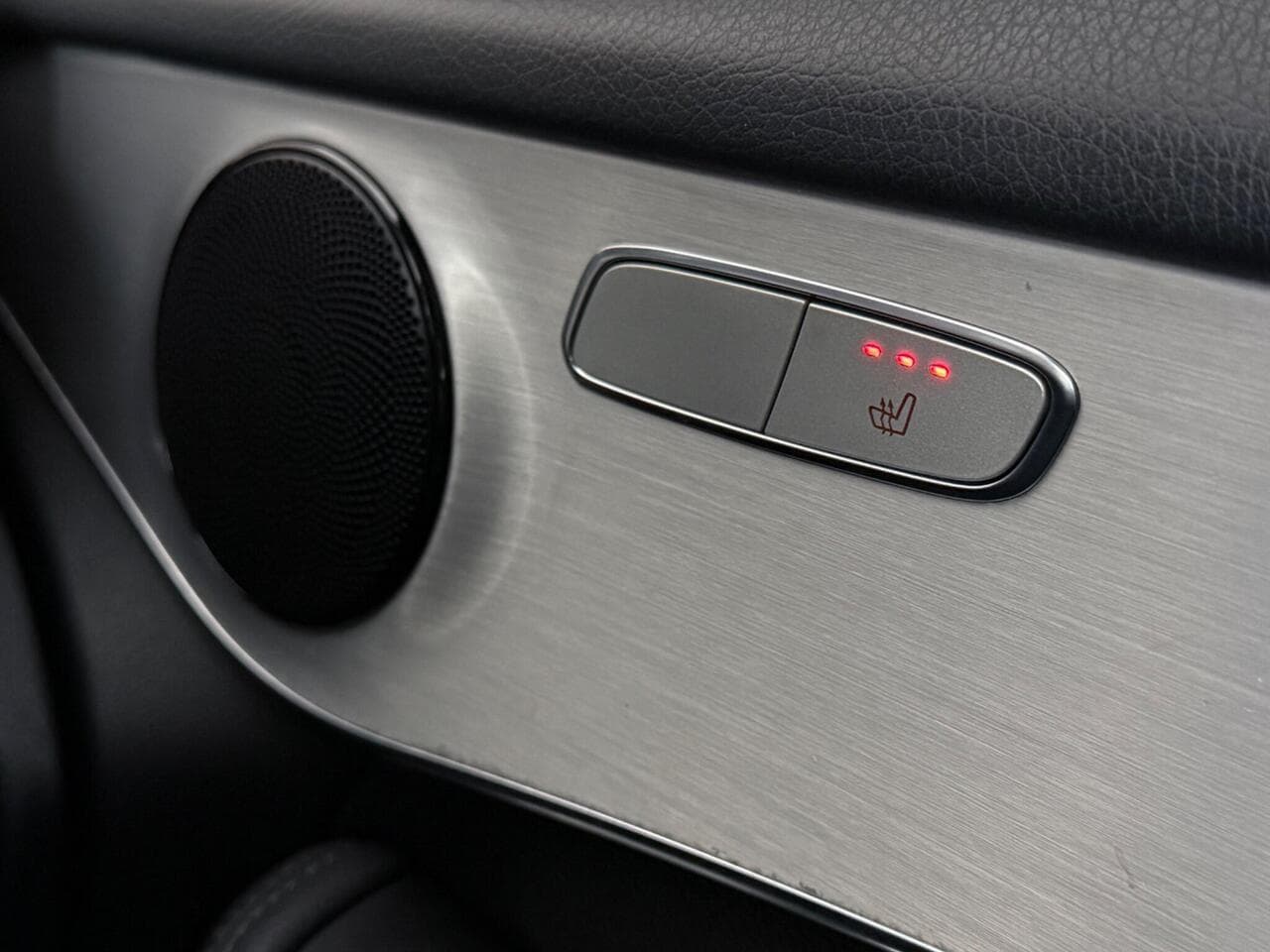 Mercedes-Benz GLC thumbnail Misc Controls