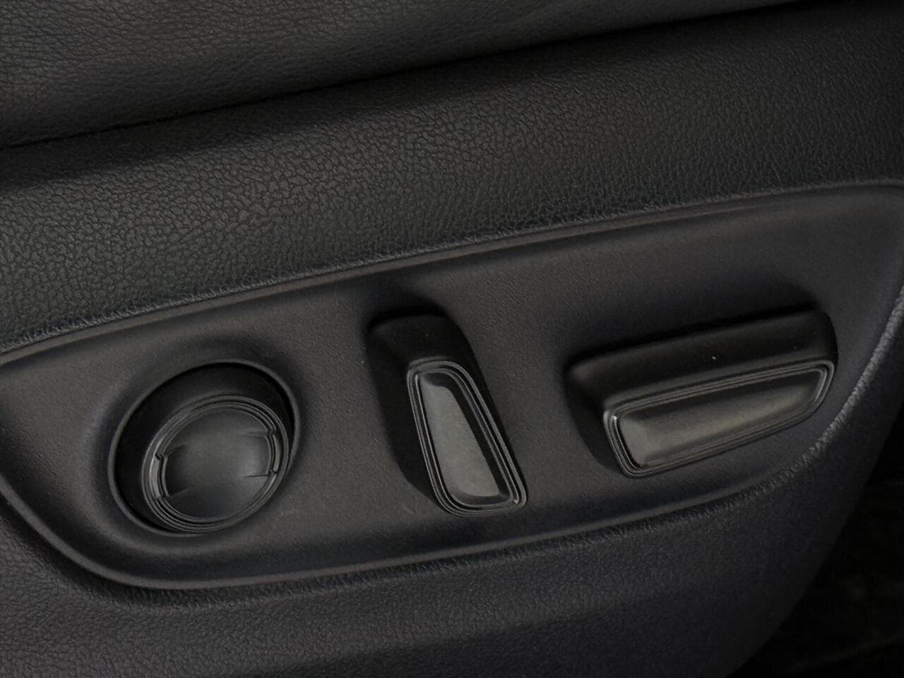 Toyota RAV4 thumbnail Misc Controls