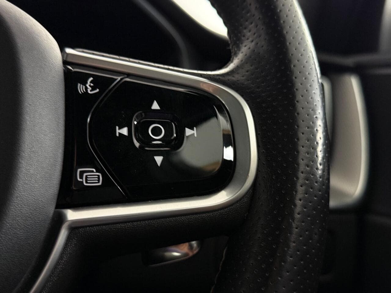 Volvo XC60 thumbnail Misc Controls