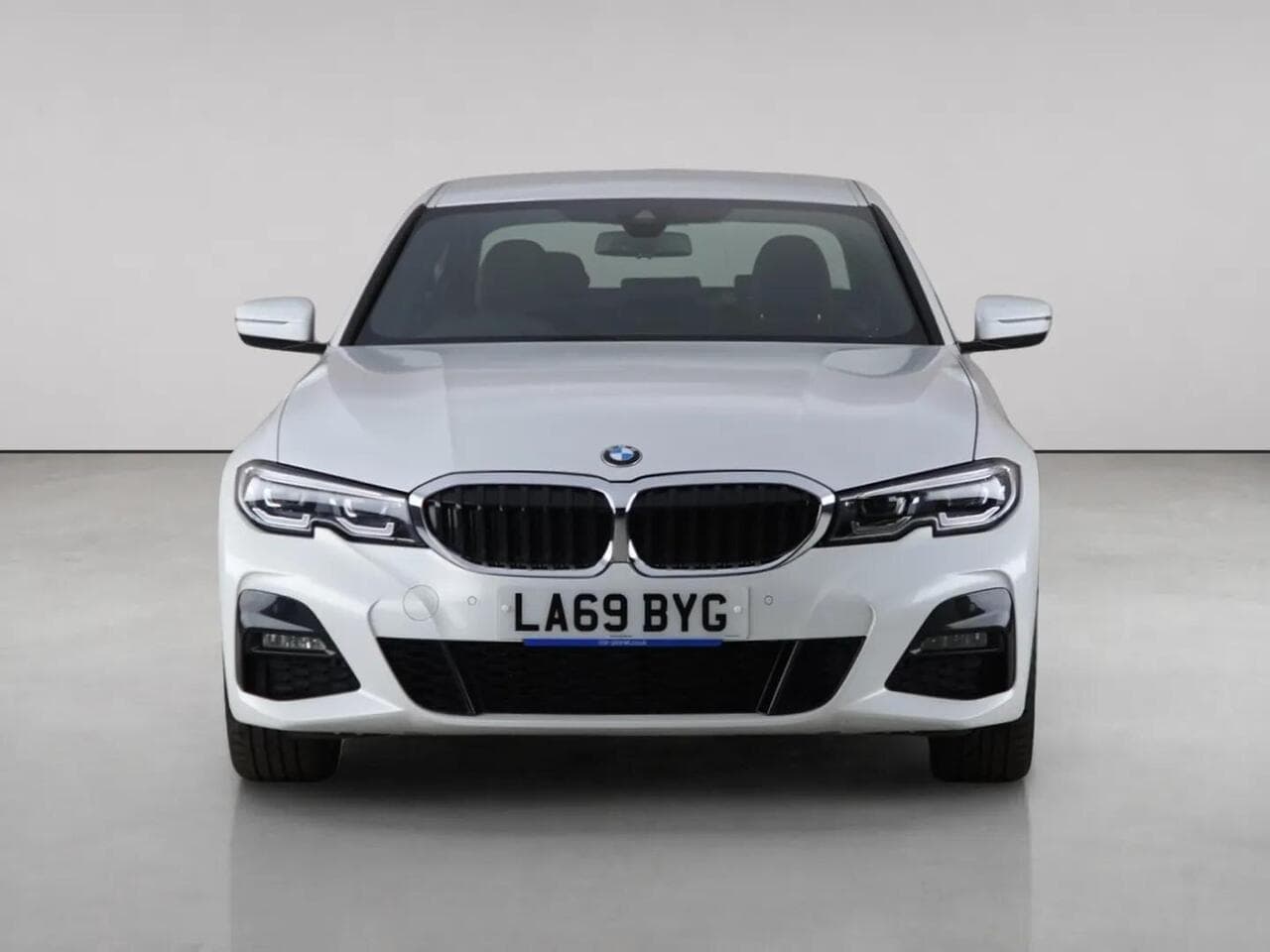 BMW 3 Series thumbnail Front