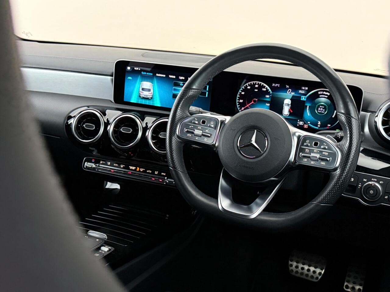 Mercedes-Benz CLA thumbnail Steering Wheel