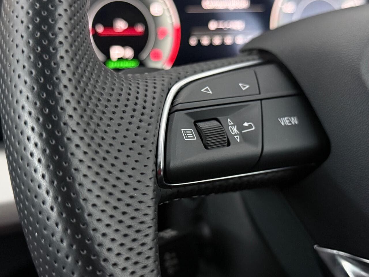 Audi Q5 thumbnail Misc Controls