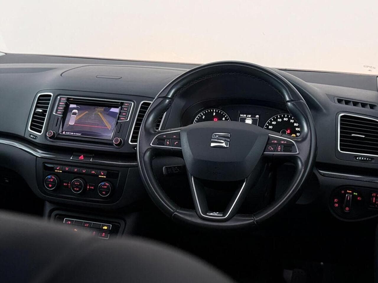 SEAT Alhambra thumbnail Interior Front