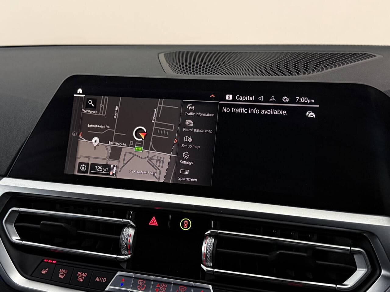 BMW 3 Series thumbnail Infotainment System