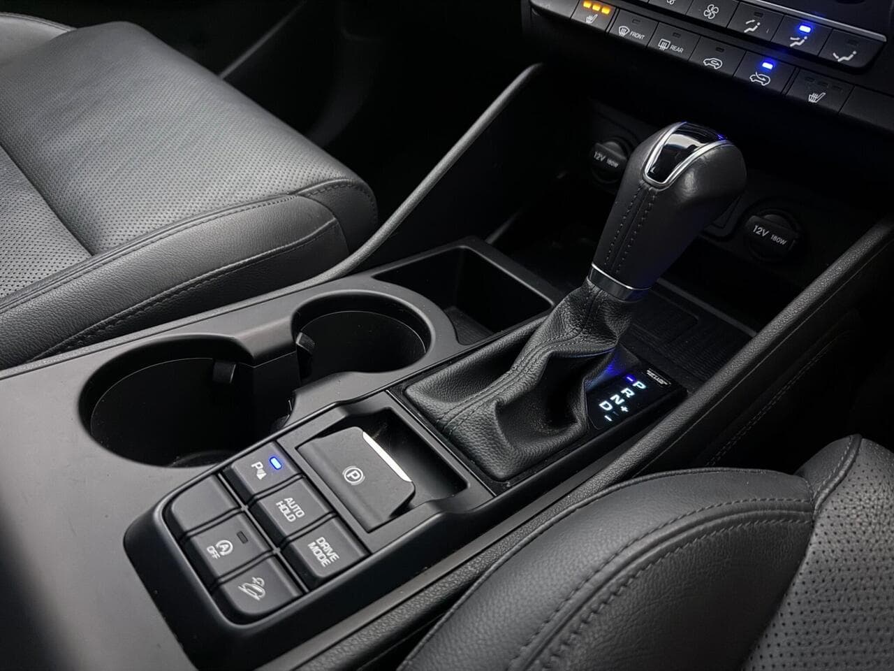 Hyundai TUCSON thumbnail Interior Front
