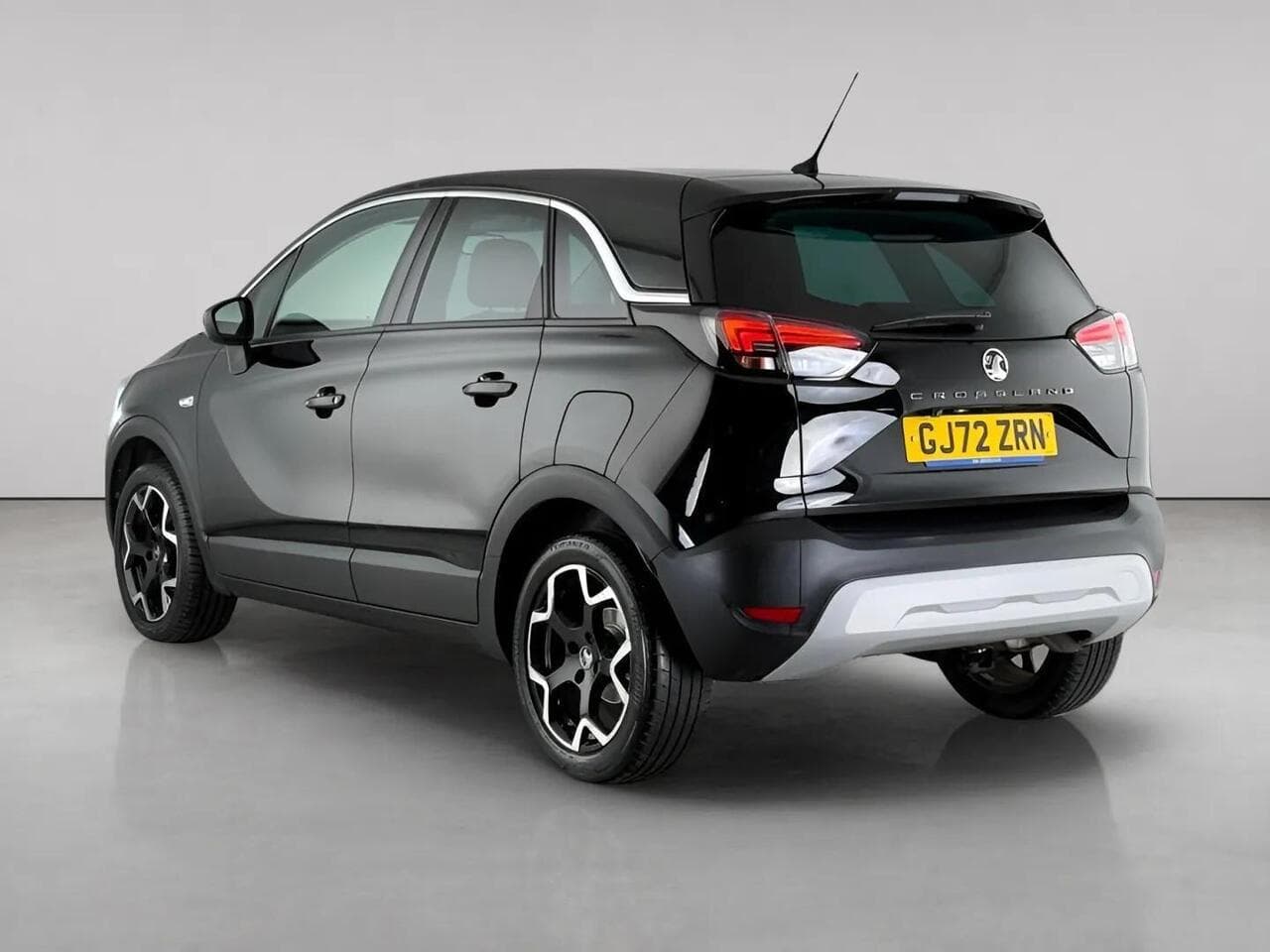 Vauxhall Crossland thumbnail Rear Left