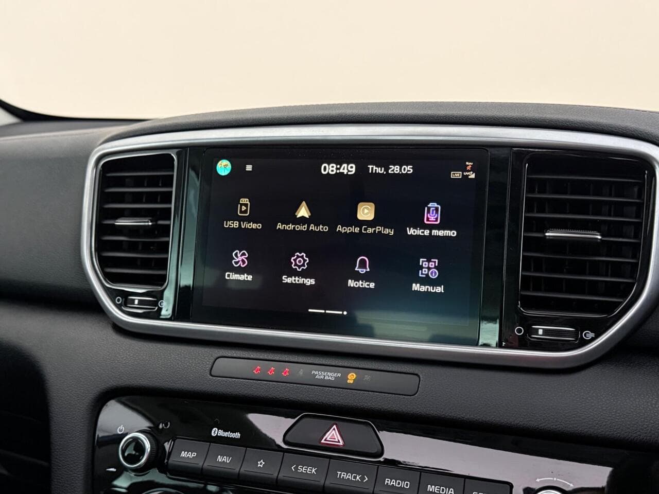 Kia Sportage thumbnail Infotainment System