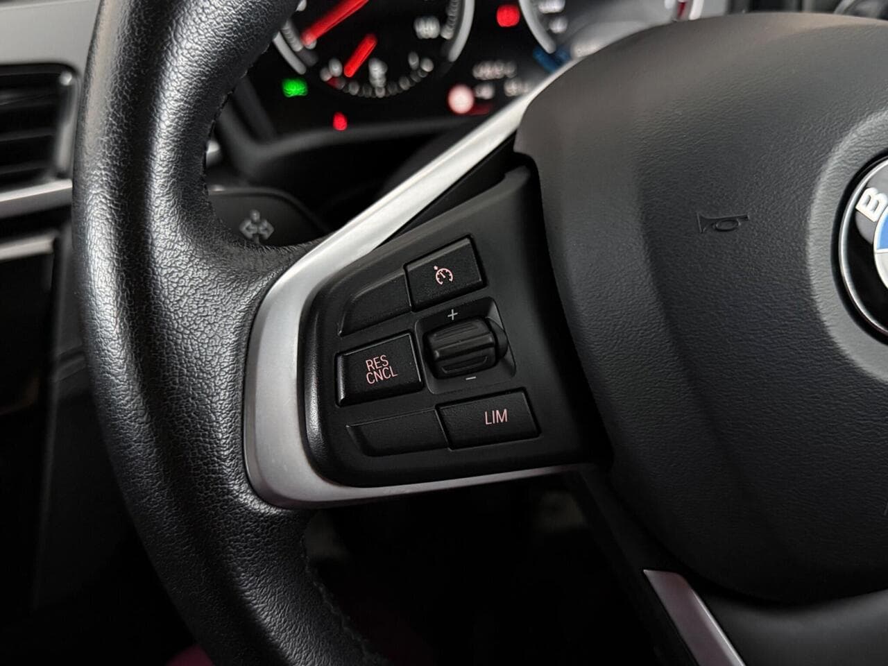 BMW X2 thumbnail Misc Controls