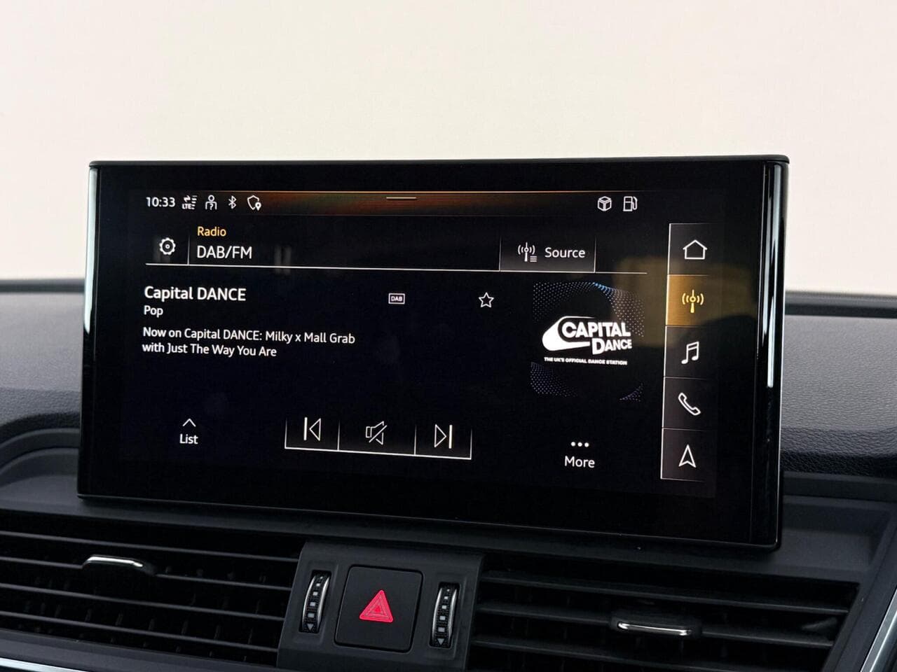 Audi Q5 thumbnail Infotainment System