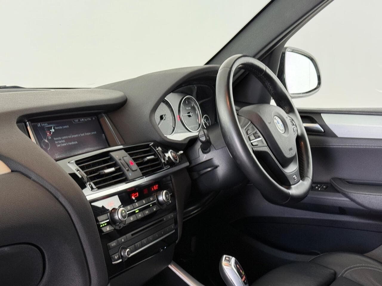 BMW X3 thumbnail Interior Front