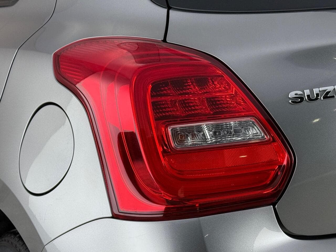 Suzuki Swift thumbnail Lights Rear