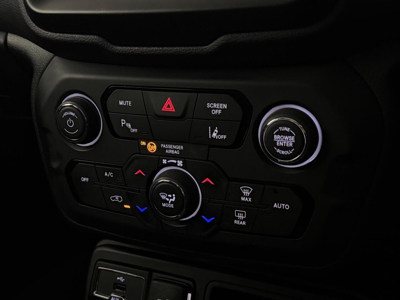 Jeep Renegade thumbnail Misc Controls