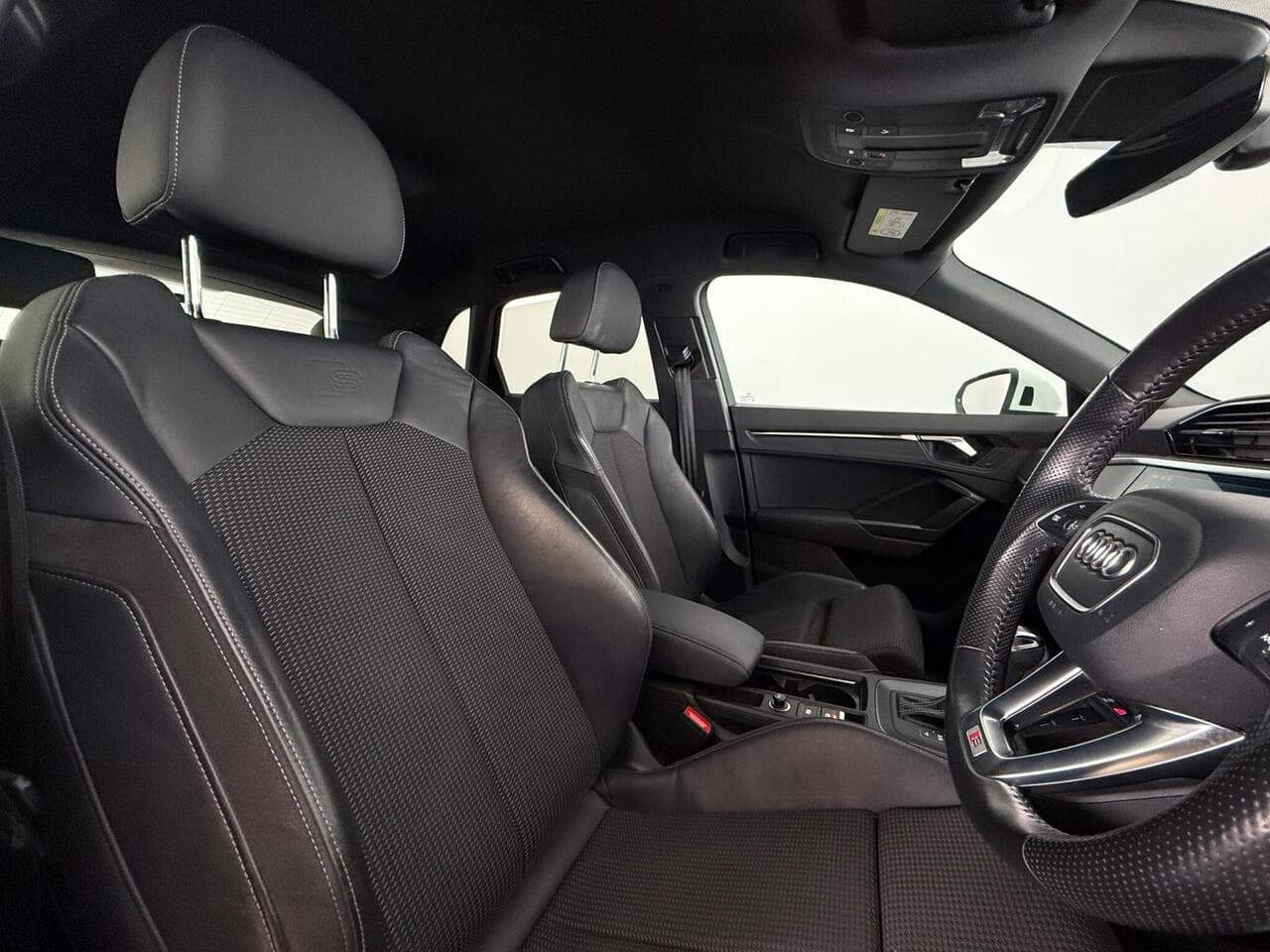 Audi Q3 thumbnail Seat Driver