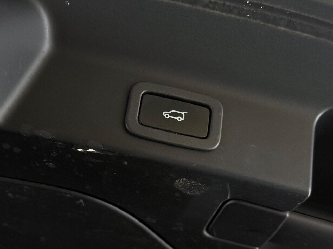 Jaguar F-PACE thumbnail Misc Controls