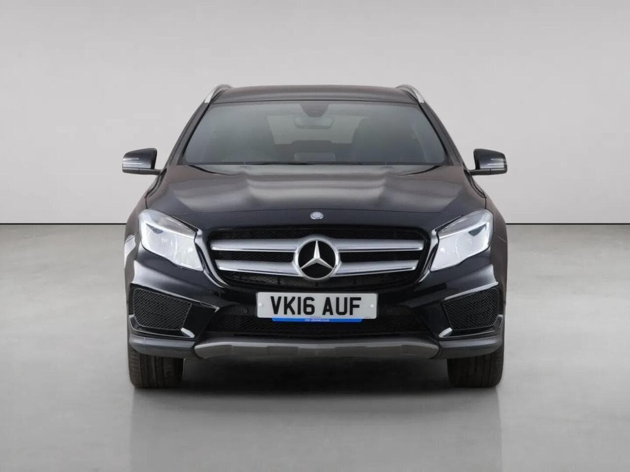 Mercedes-Benz GLA thumbnail Front