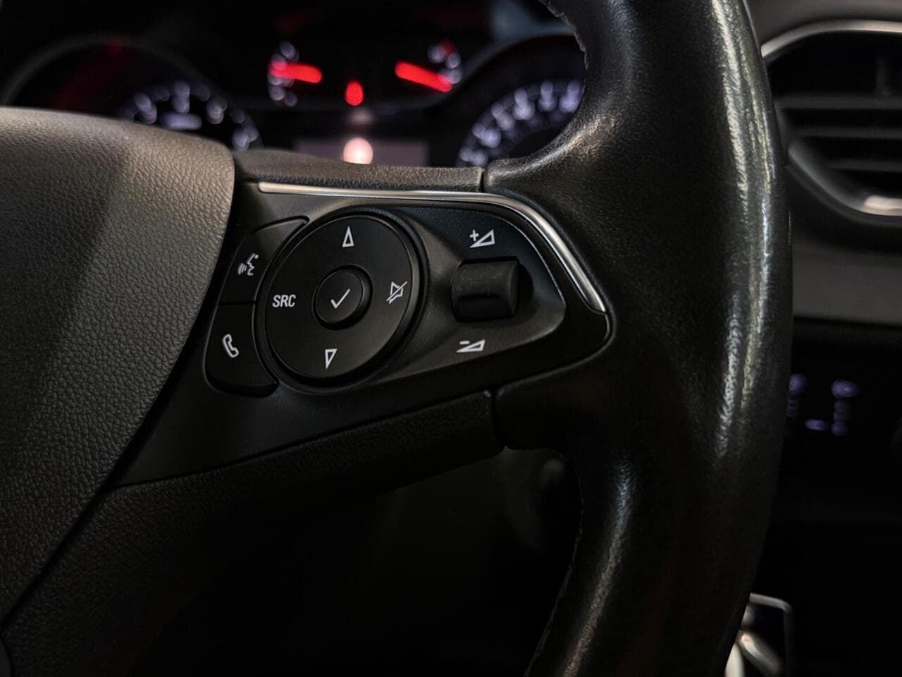 Vauxhall Grandland X thumbnail Misc Controls