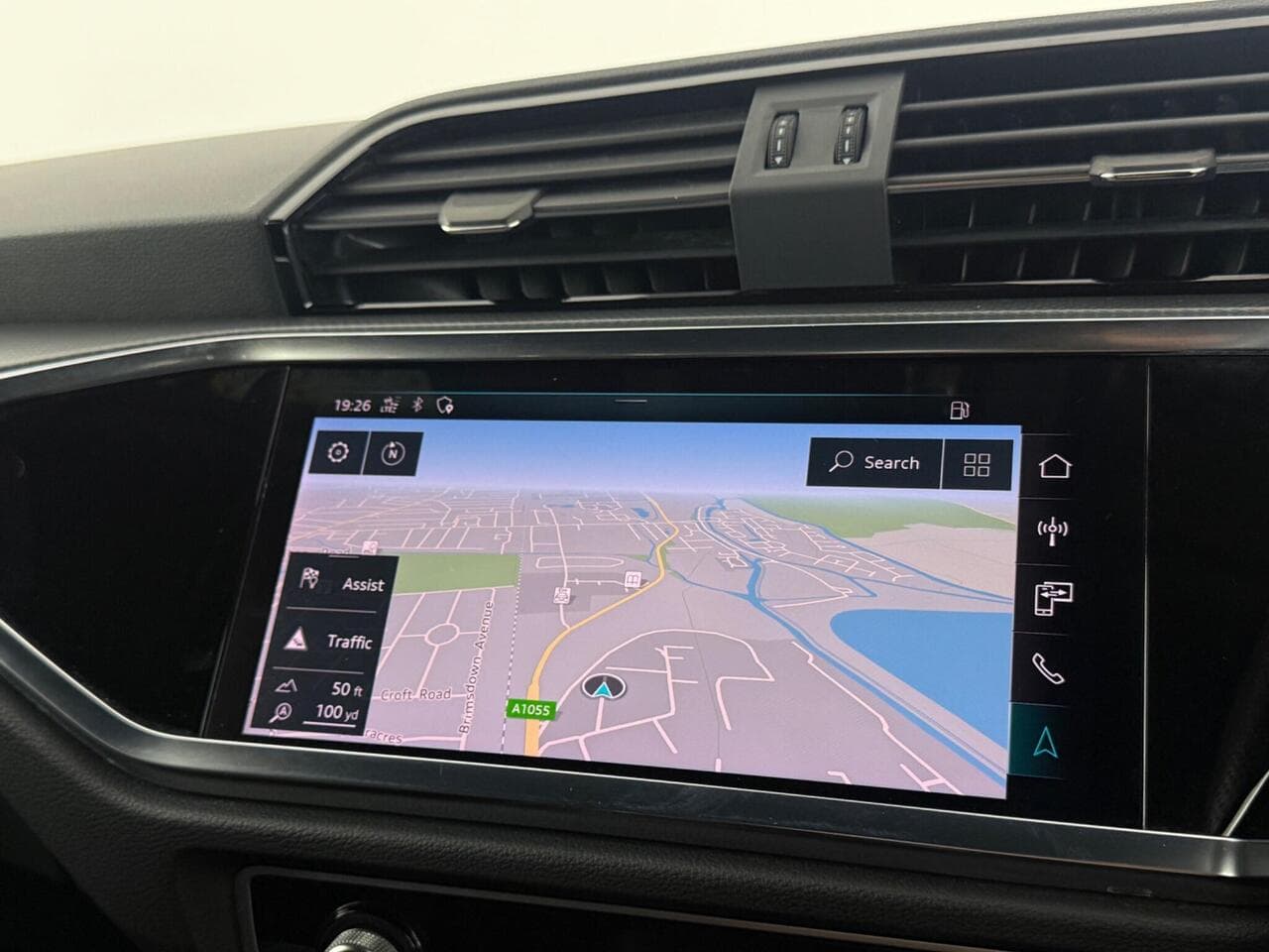 Audi Q3 thumbnail Infotainment System