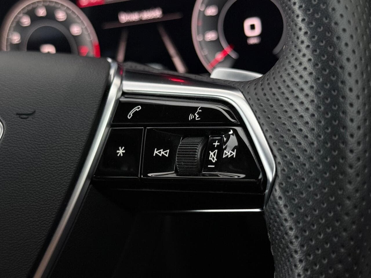 Audi A6 Saloon thumbnail Misc Controls