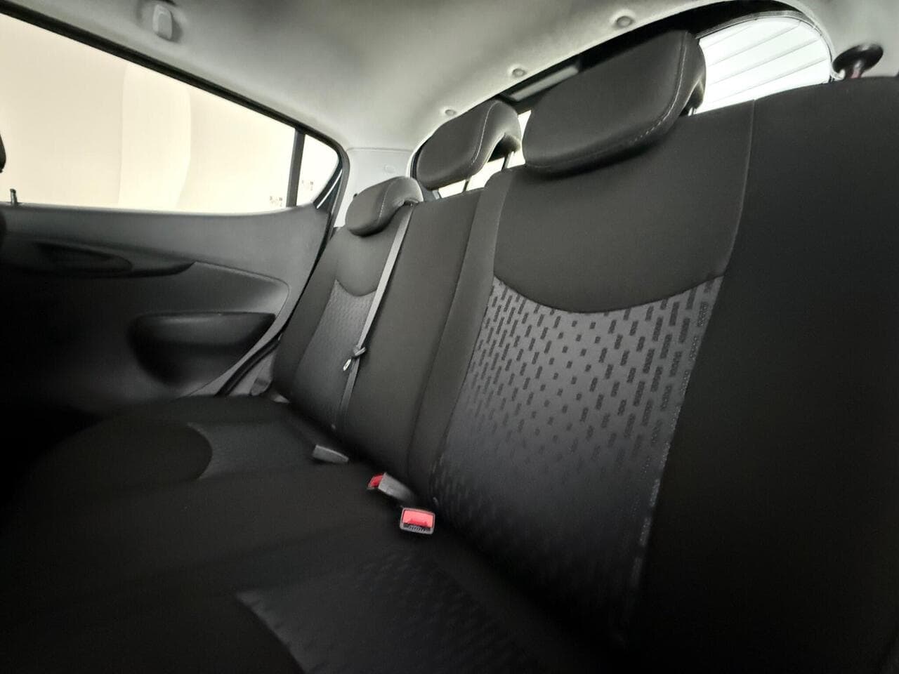 Vauxhall Viva thumbnail Seats Rear
