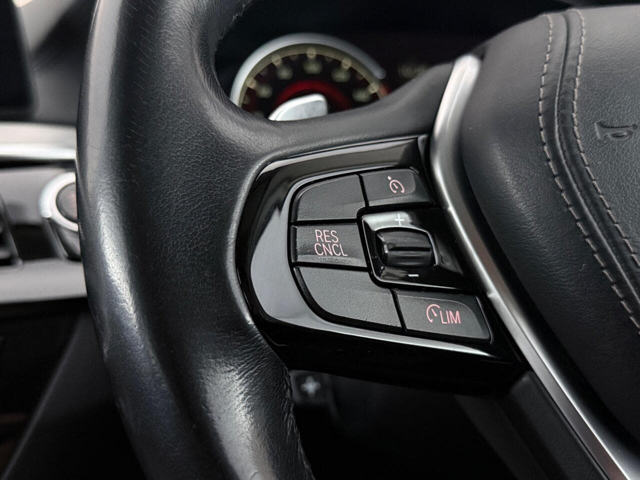BMW 5 Series thumbnail Misc Controls
