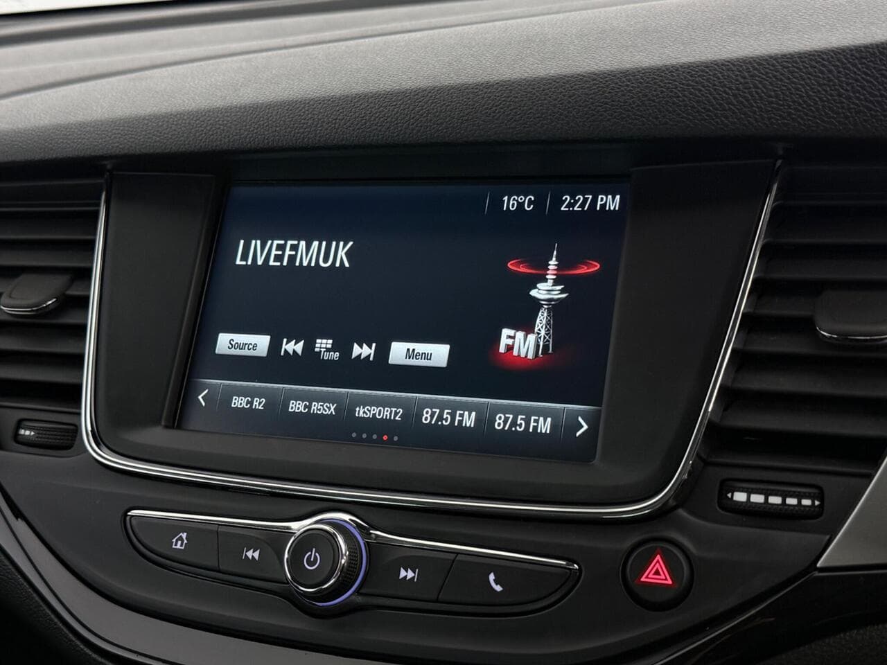 Vauxhall Astra thumbnail Infotainment System
