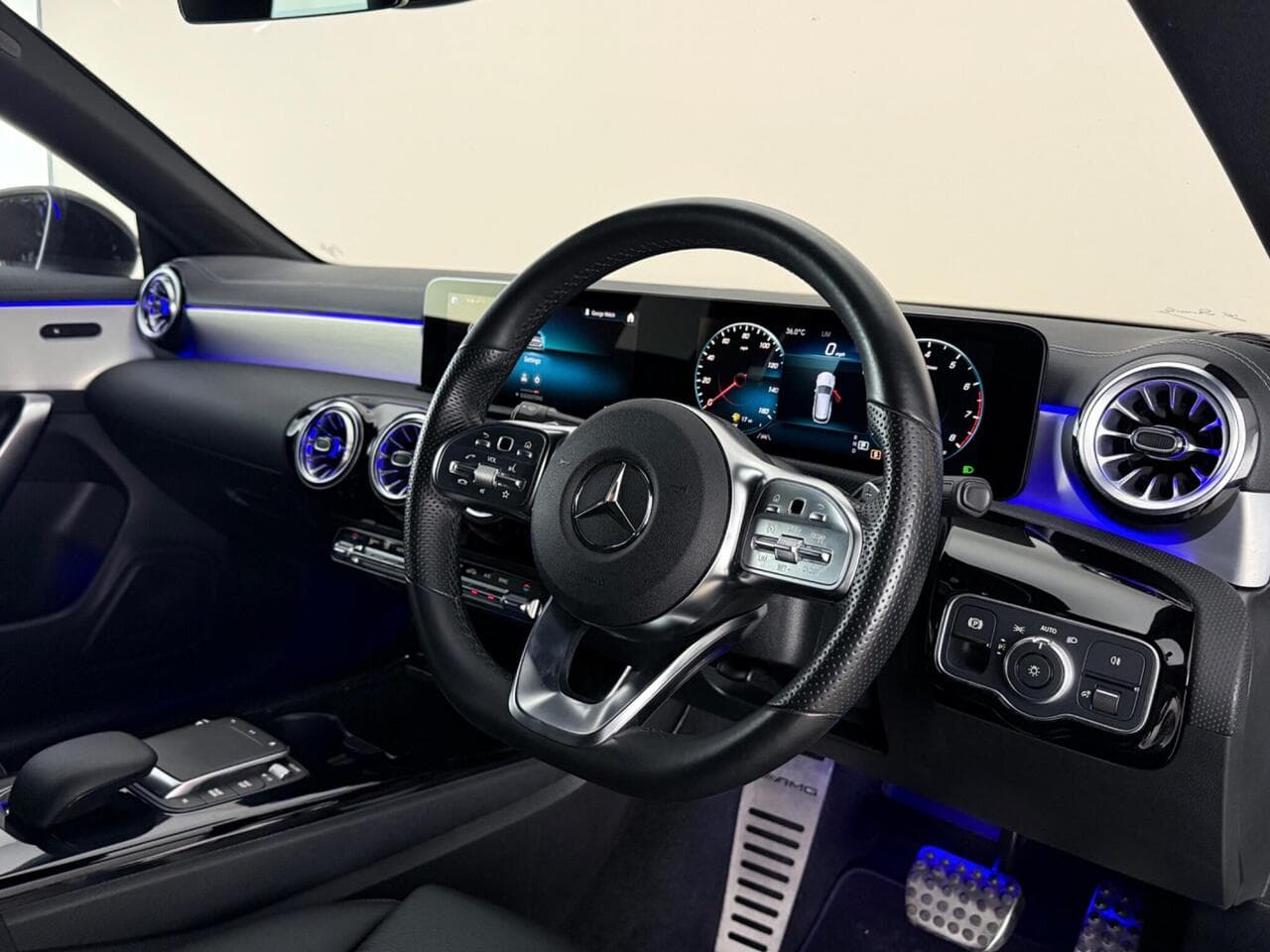 Mercedes-Benz CLA thumbnail Interior Front