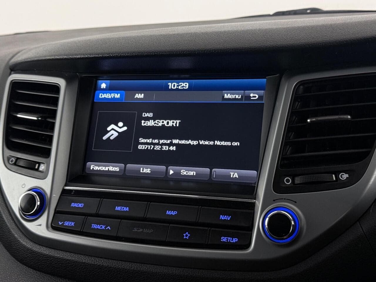Hyundai TUCSON thumbnail Infotainment System