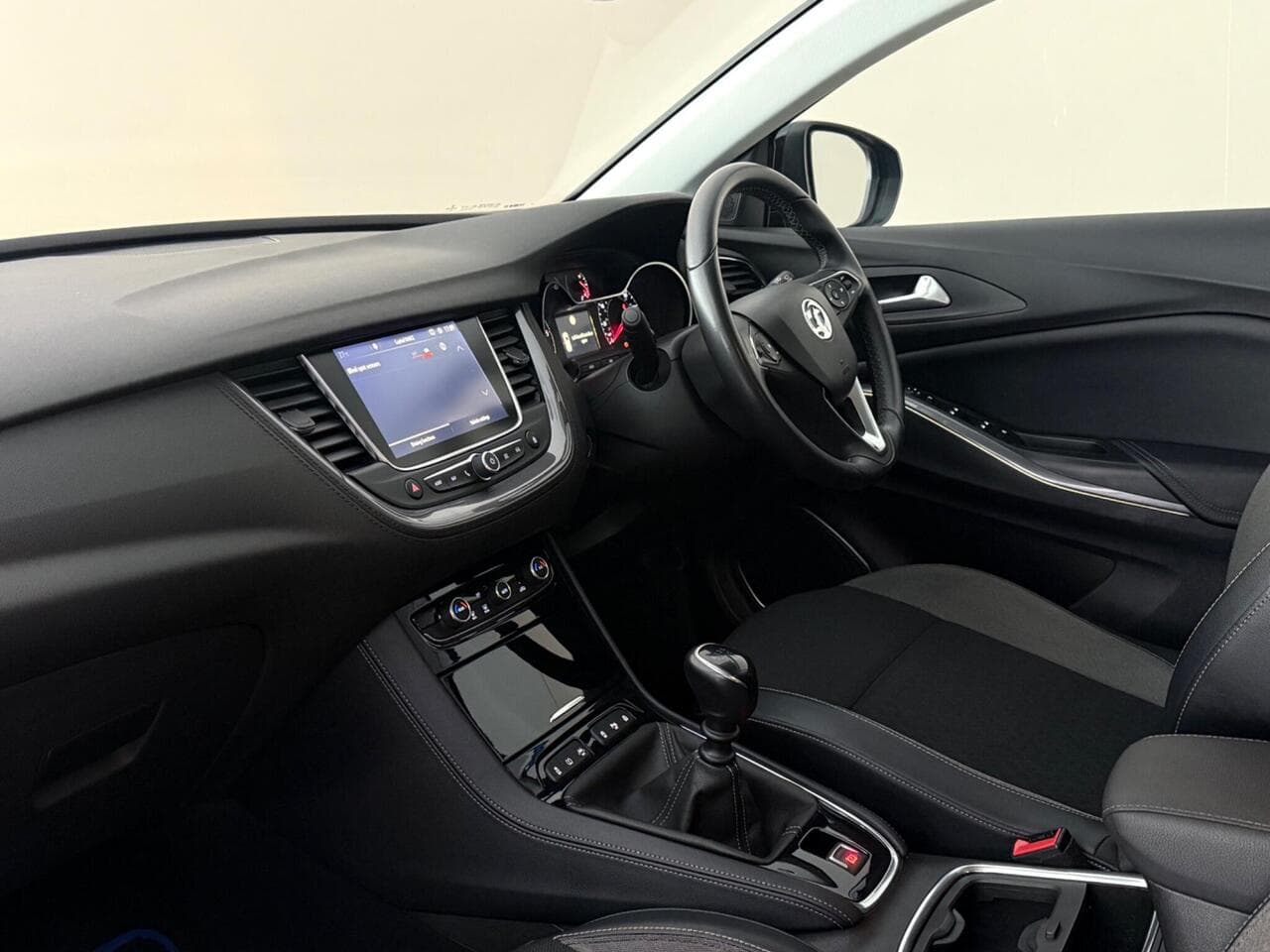 Vauxhall Grandland X thumbnail Interior Front