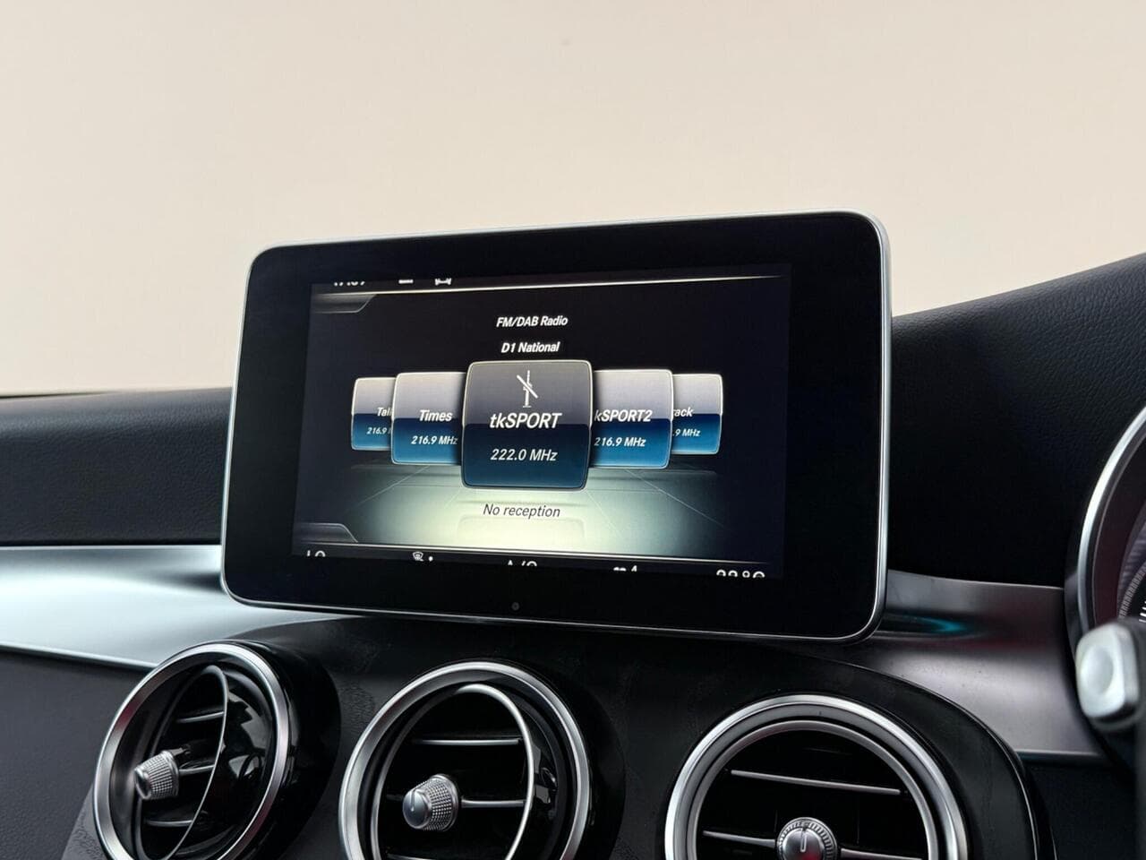 Mercedes-Benz GLC thumbnail Infotainment System
