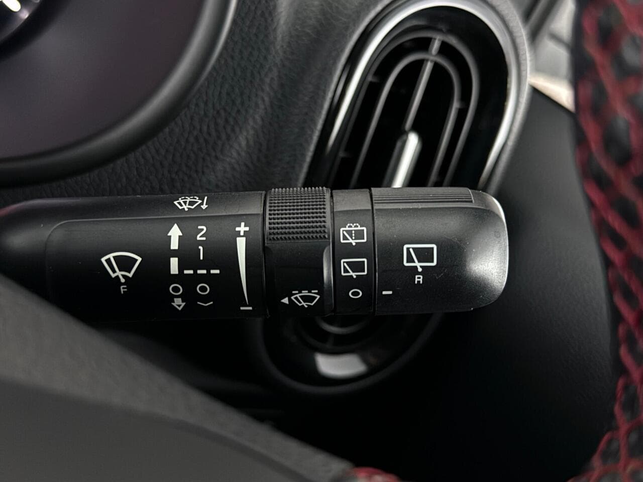 Kia Picanto thumbnail Misc Controls