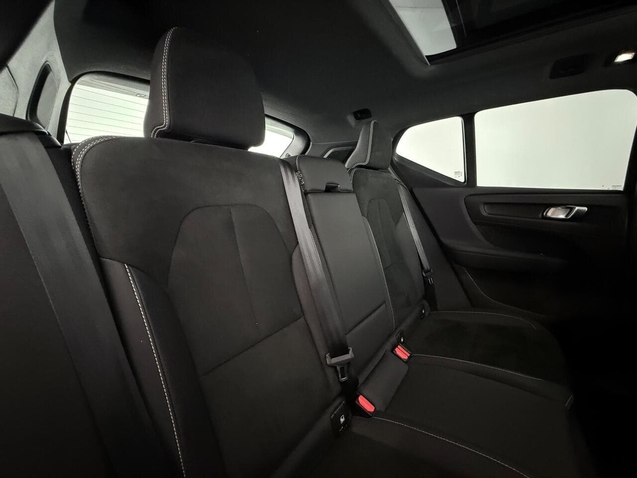 Volvo XC40 thumbnail Seats Rear