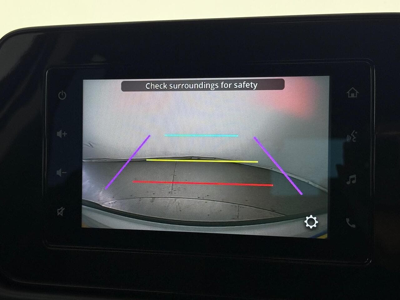 Suzuki S-Cross thumbnail Infotainment System