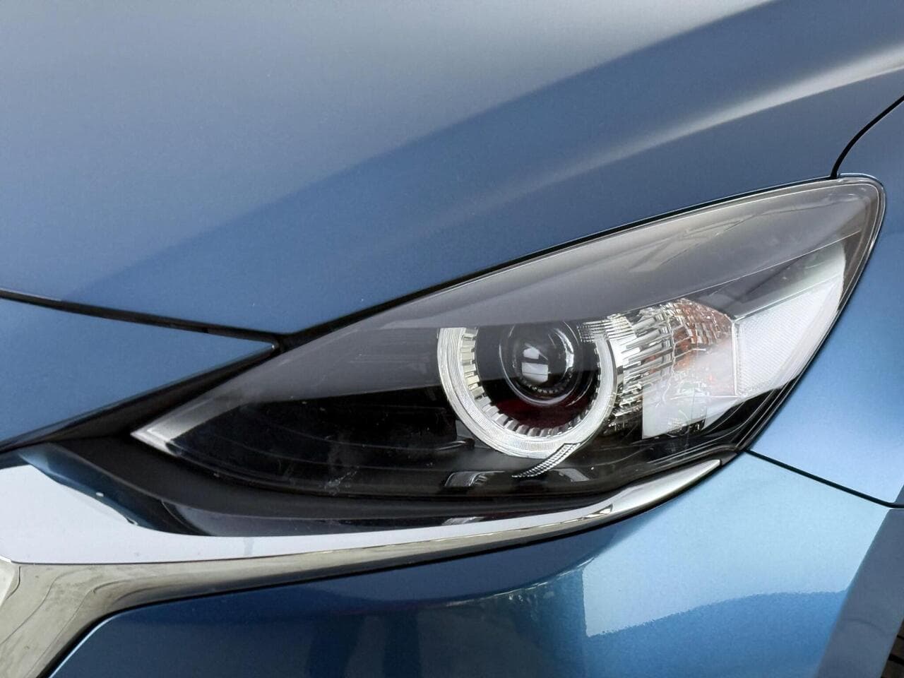 Mazda Mazda2 thumbnail Badge Exterior