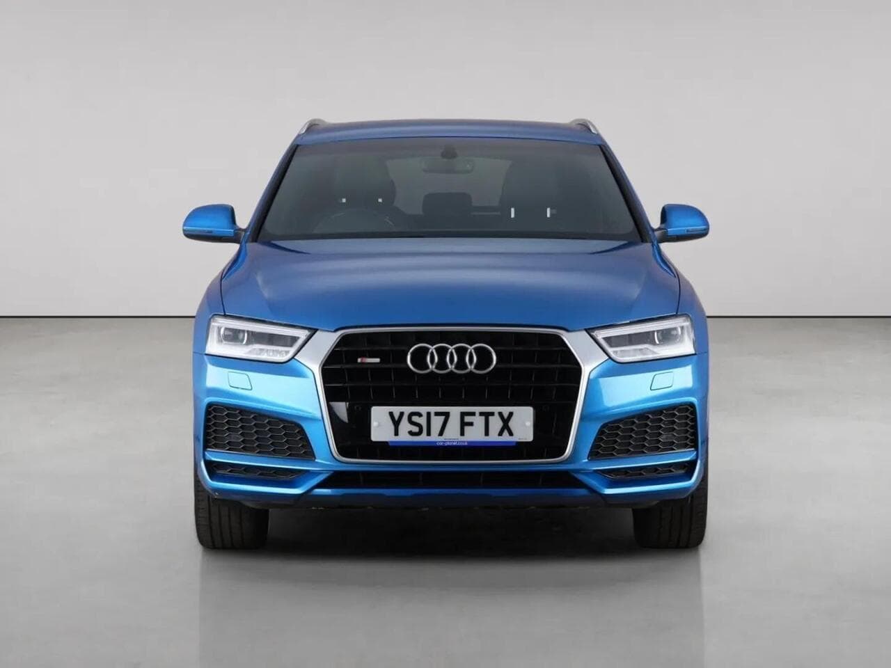 Audi Q3 thumbnail Front