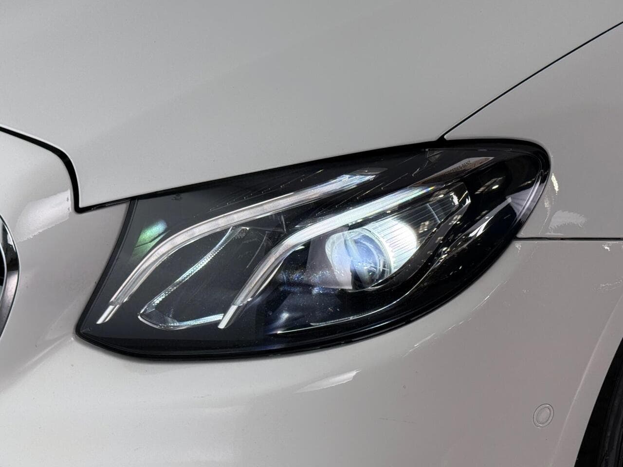 Mercedes-Benz E Class thumbnail Lights Front