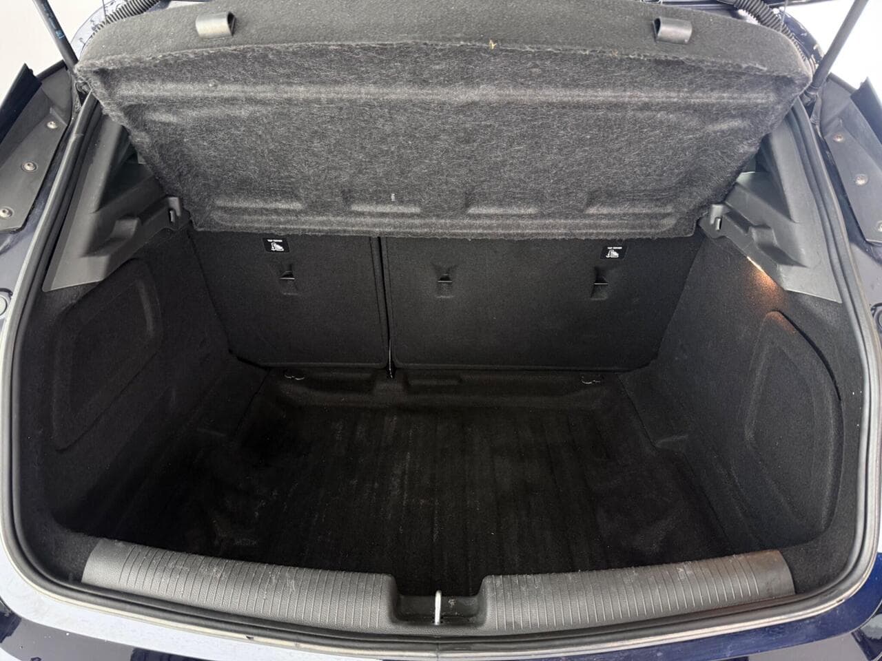 Vauxhall Astra thumbnail Boot