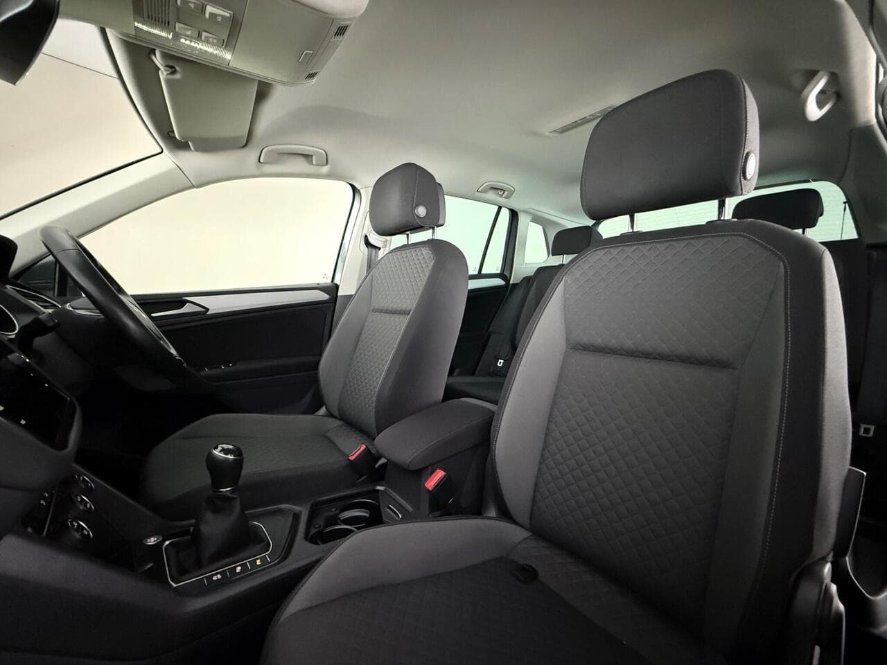 Volkswagen Tiguan thumbnail Seat Front Passenger