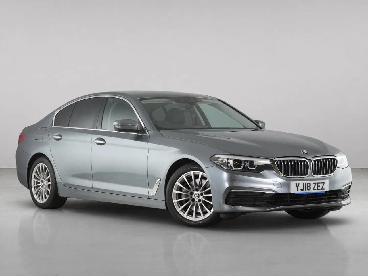 BMW 5 Series - BMW 5 Series 3.0 530d SE Saloon 4dr Diesel Auto xDrive Euro 6 (s/s) (265 ps)